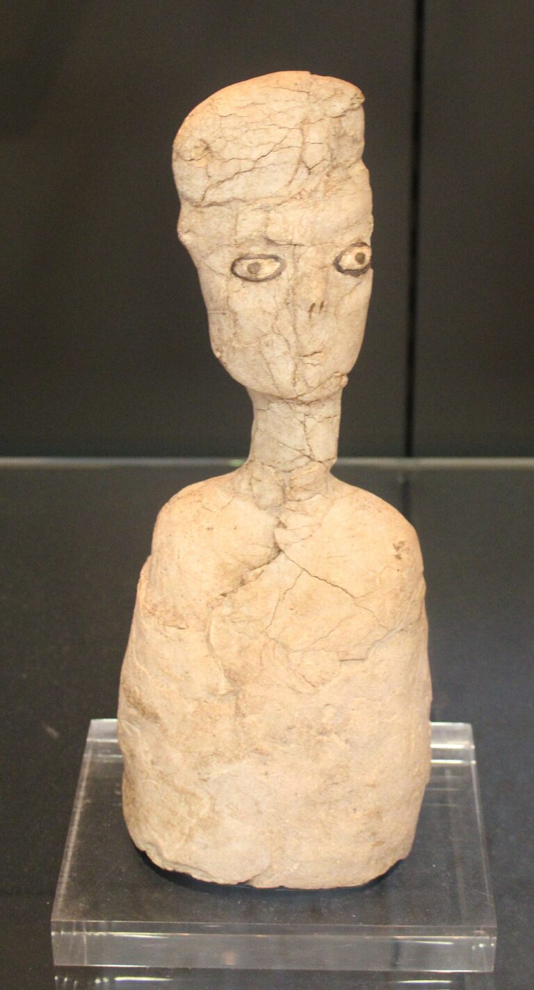 Ain Ghazal lime plaster statue BM