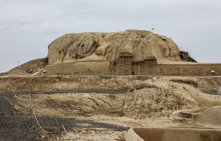Tepe Sialk in Kashan, Iran