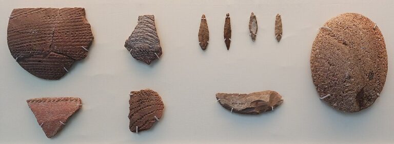 Pottery, bifacial flint blades, grinding stone. Nabta Playa, Middle Neolithic, BCE. British Museum