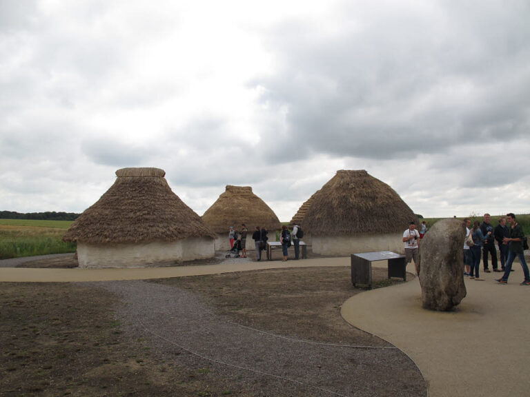 Stonehenge neolithic village