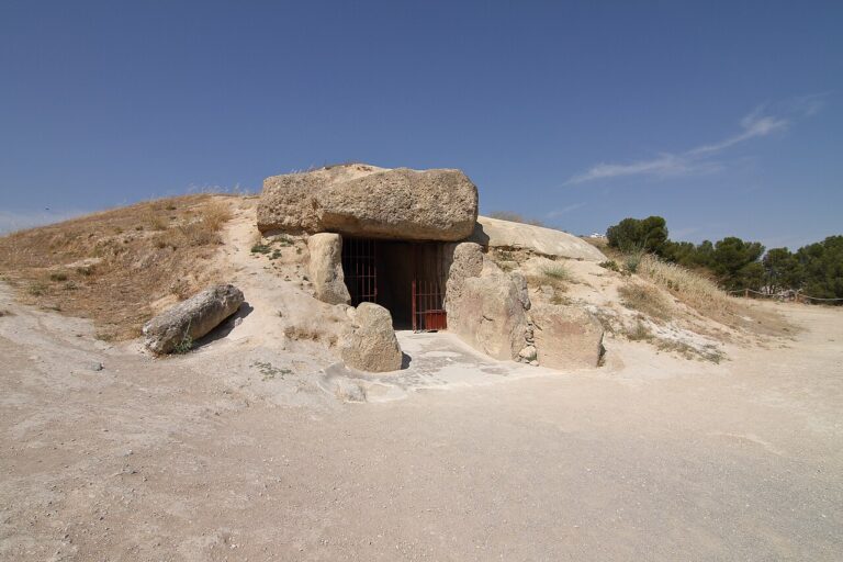 Dolmen de Menga, vista exterior