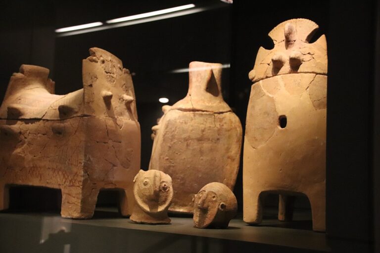 Pottery Ossuaries & Figure Heads, BC