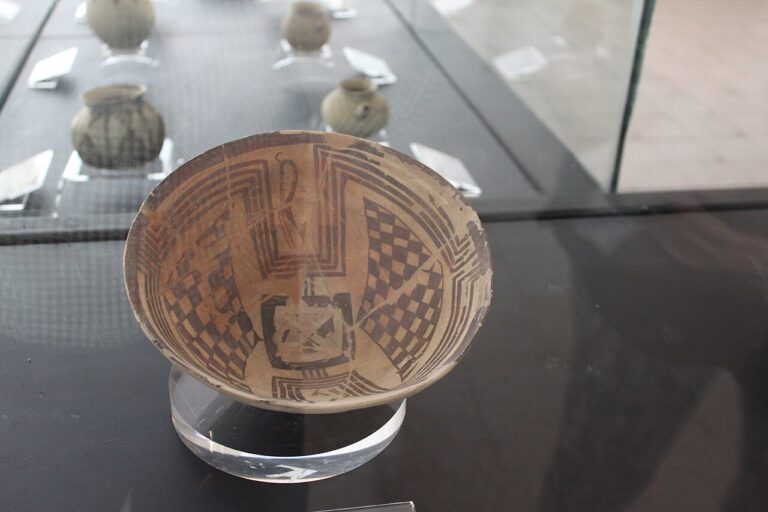 Susa pottery bowl