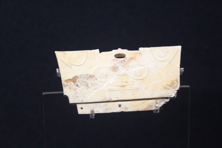 Liangzhu Culture Jade Comb