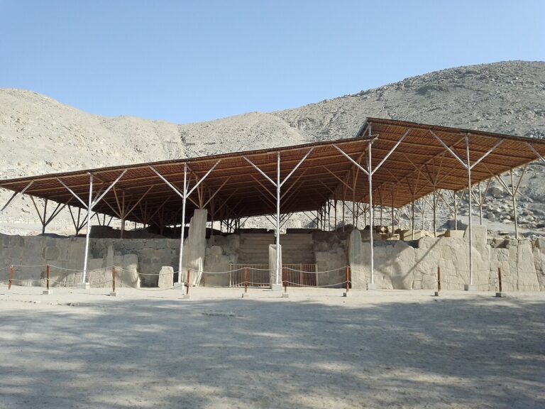 Huaca Sechin Bajo