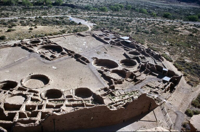 Chaco Canyon Pueblo Bonito 08 von oben Teil gje
