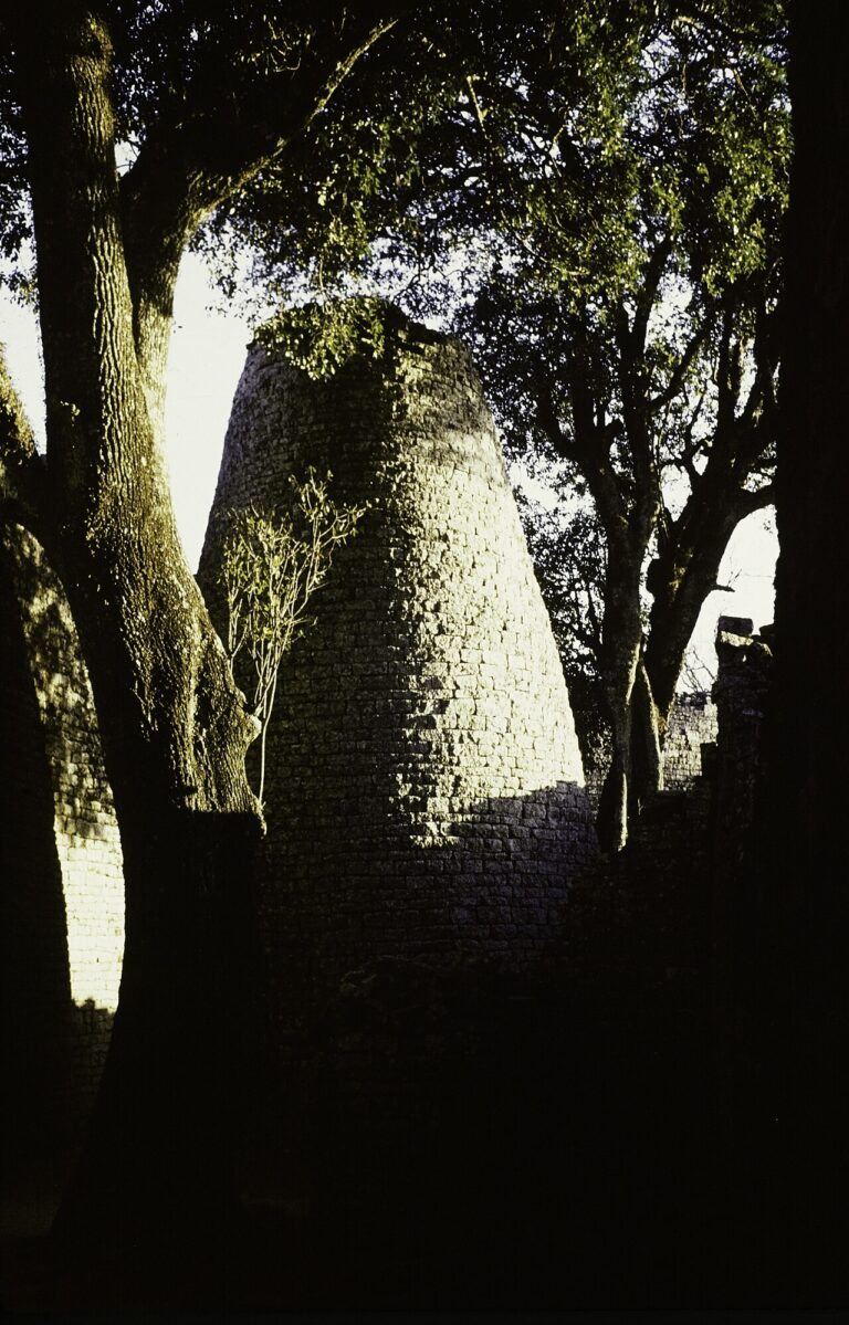 ASC Leiden Rietveld Collection East Africa 05 Ruins of Great Zimbabwe Masvingo, Zimbabwe