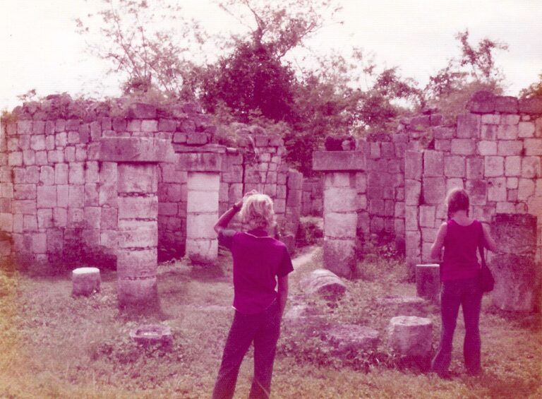 Chichen Itza Junio Sweathbaths