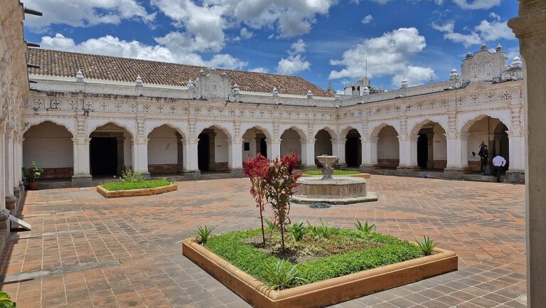 Museo de Arte Colonial Antigua Guatemala