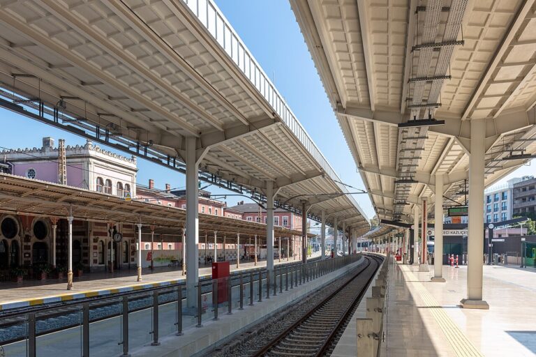 Estación de Sirkeci, Estambul, Turquía, 09 28, DD 76 78 HDR