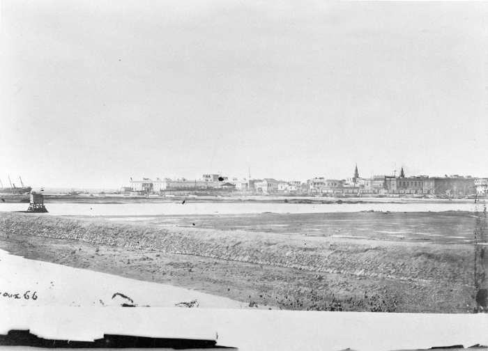 Het Suez kanaal bij Suez