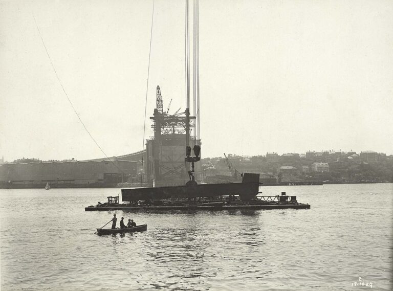 Sydney Harbour Bridge Lower Chord Member 18 16 on Barge