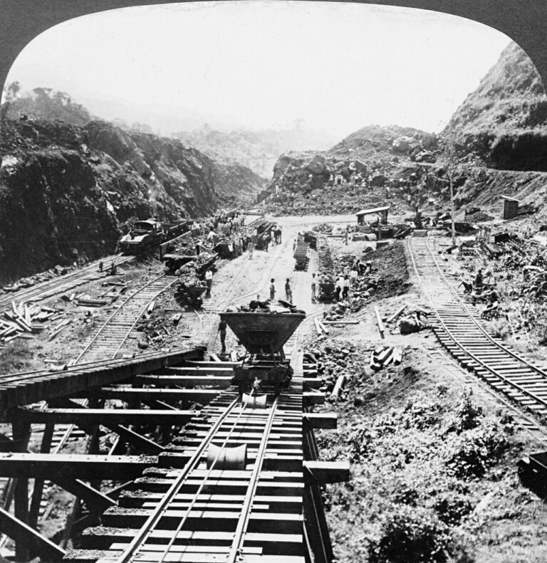 Panama Canal under construction