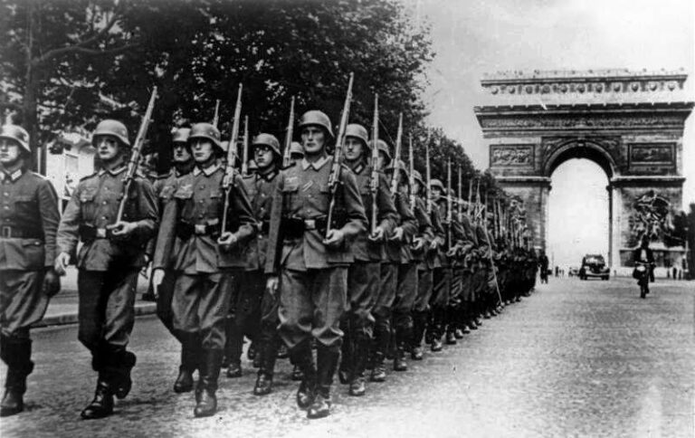 Bundesarchiv Bild 09A, Paris, Parade auf der Champs Elysée