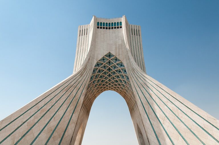 09 26 Iran, Tehran, Azadi Tower