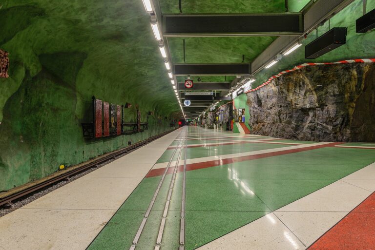 Kungsträdgården station platform