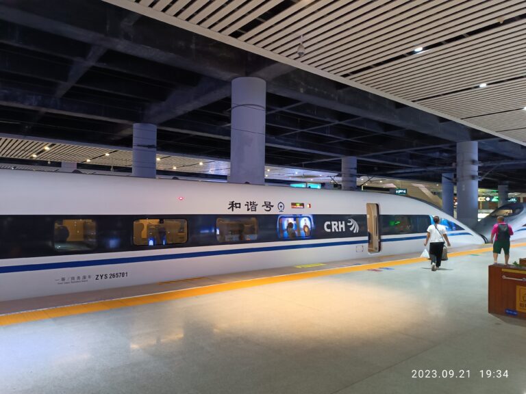 CRH train at Nanningdong station