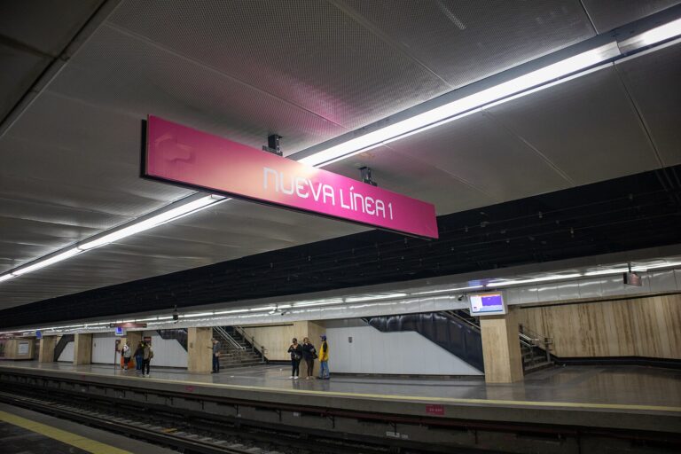 Chapultepec Metro station platform