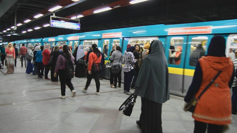 Cairo Metro platform on Line 3
