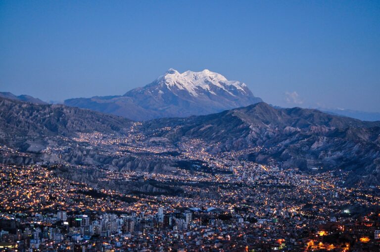 La Paz basin at dusk