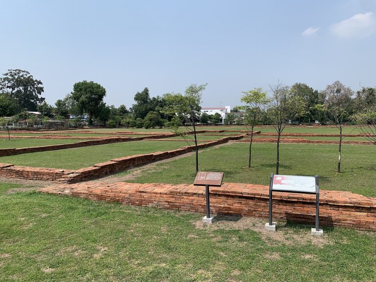 Ruins of Chan Royal Palace พระราชวังจันทน์ พิษณุโลก