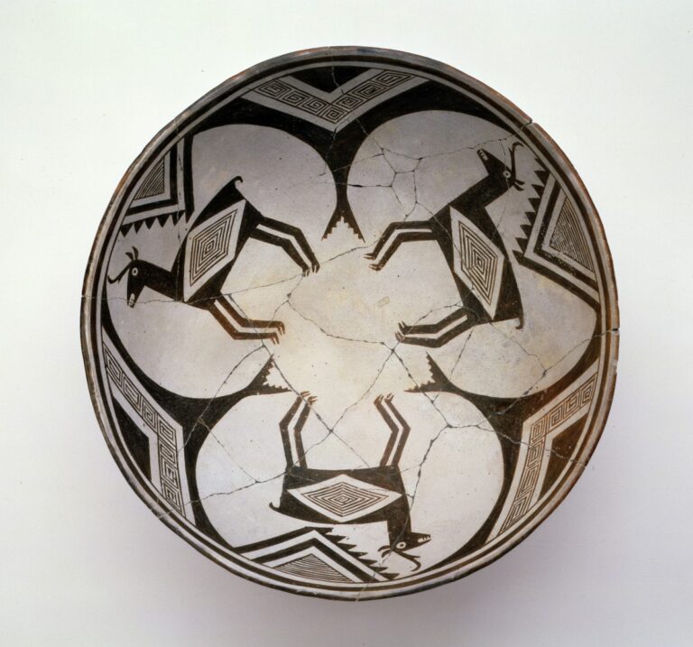 Mimbres Classic bowl with 3 pronghorns, Dallas Museum of Art