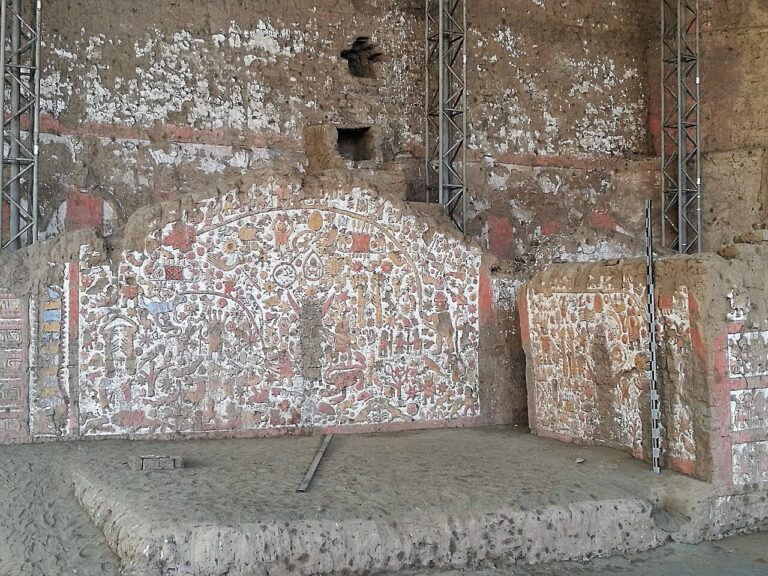 Huaca de la Luna mural