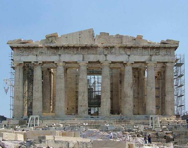 Parthenon facade ouest