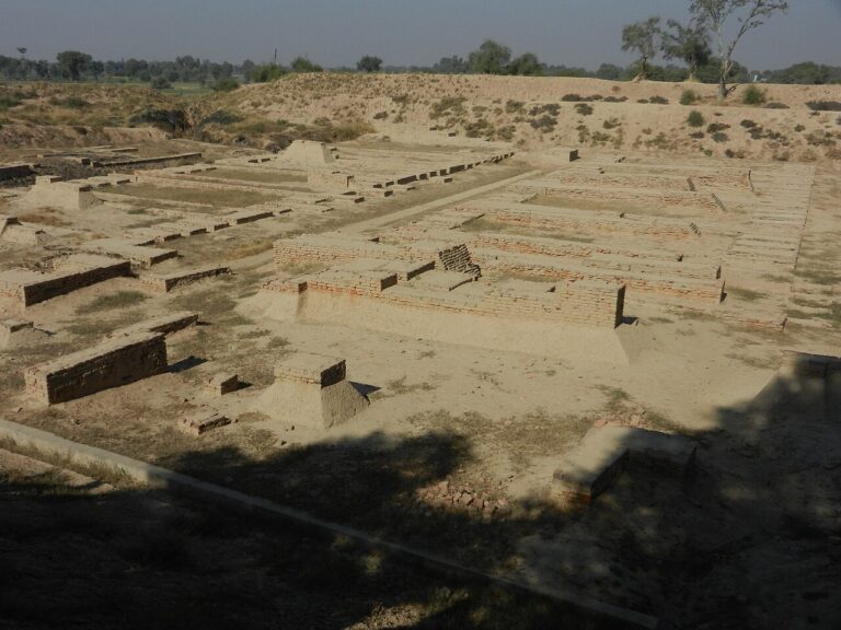 Granary and Great Hall on Mound F Archaeological site of Harappa