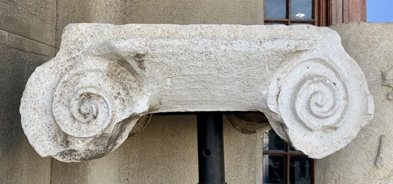 Ionic capital exhibited at the entrance of the Constanța History and Archaeology Museum