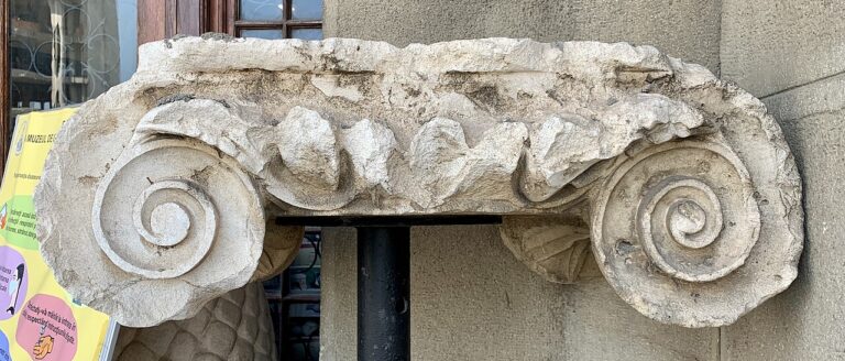 Ionic capital exhibited at the entrance of the Constanța History and Archaeology Museum
