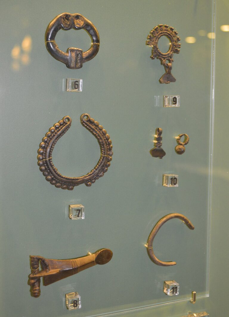 Jewellery Iron age, Rostislavl hillfort Museum of Archaeology of Moscow