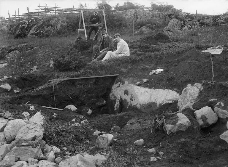 Archaeological excavation at Boberget Iron Age hillfort, Östergötland, Sweden