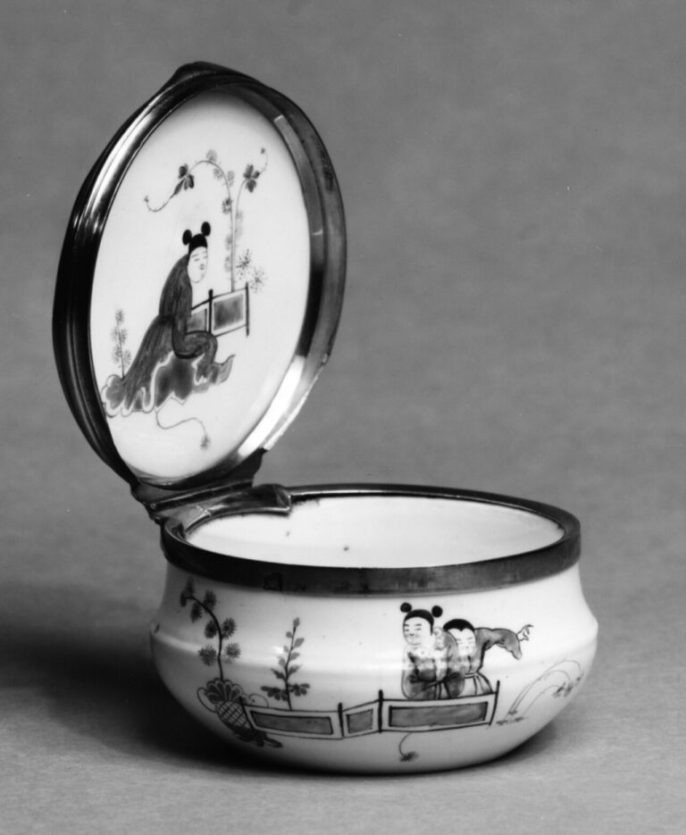 Circular Snuffbox