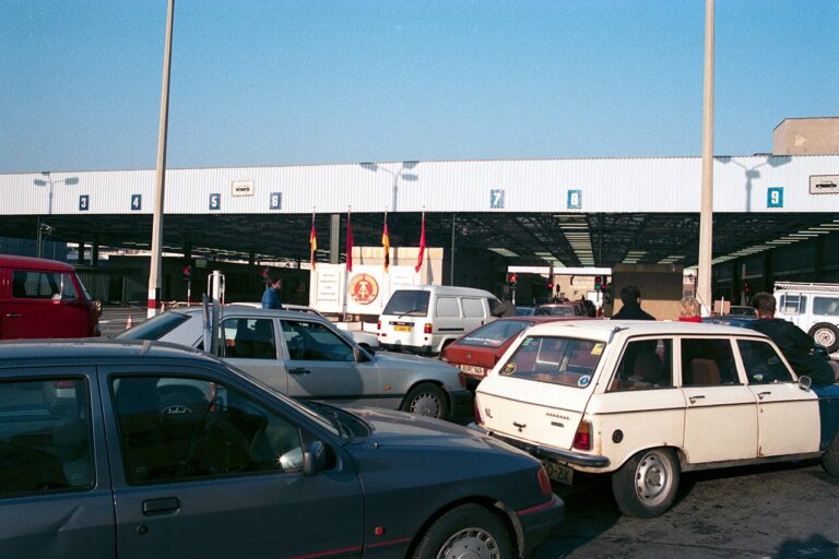 891119A Berlin Checkpoint Charlie Grenzuebergang