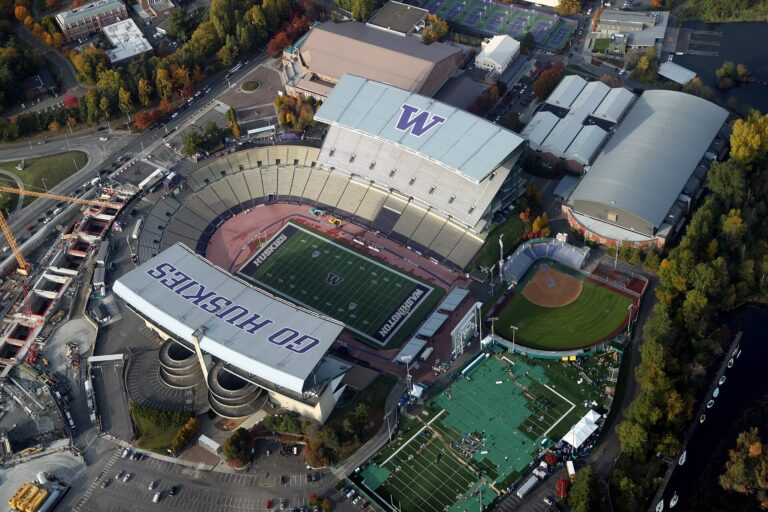 Husky Stadium image 3