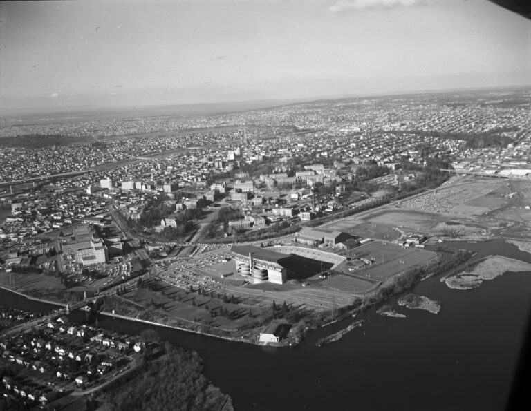 Husky Stadium image 5