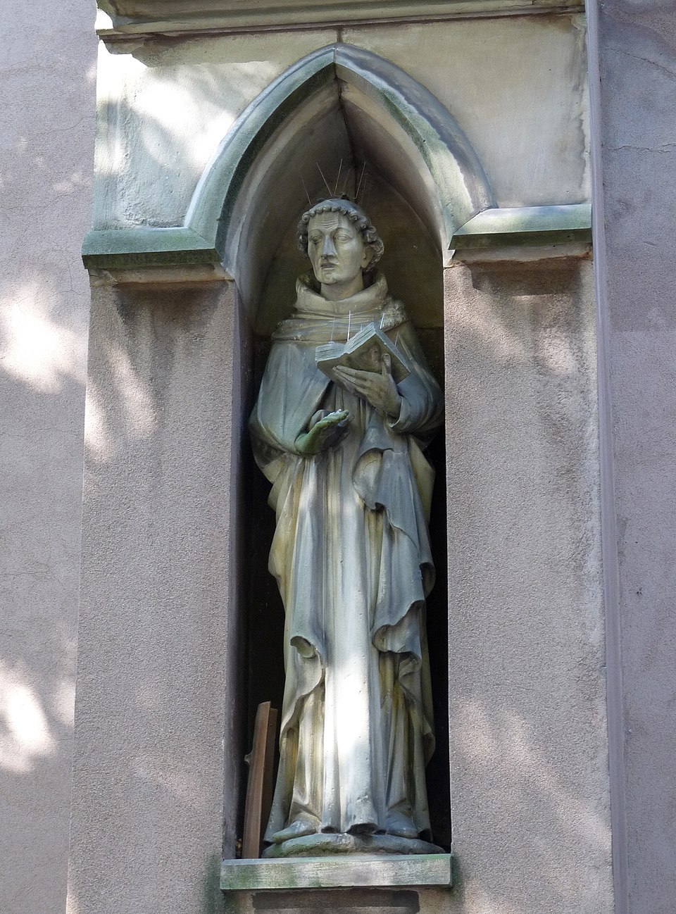 St-Pierre-le-Jeune Tauler statue