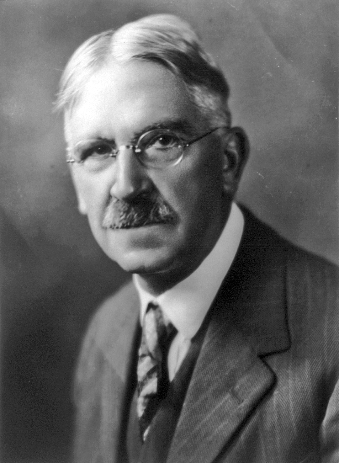 Underwood and Underwood portrait of John Dewey