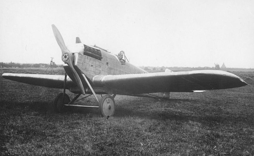 Junkers D.I all-metal fighter photographed from the front quarter