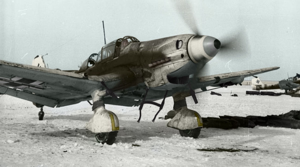 Junkers Ju 87 Stuka - AirWingMedia.com » Junkers Ju-87 Stuka PDF eBook + Aircraft Flight Manuals