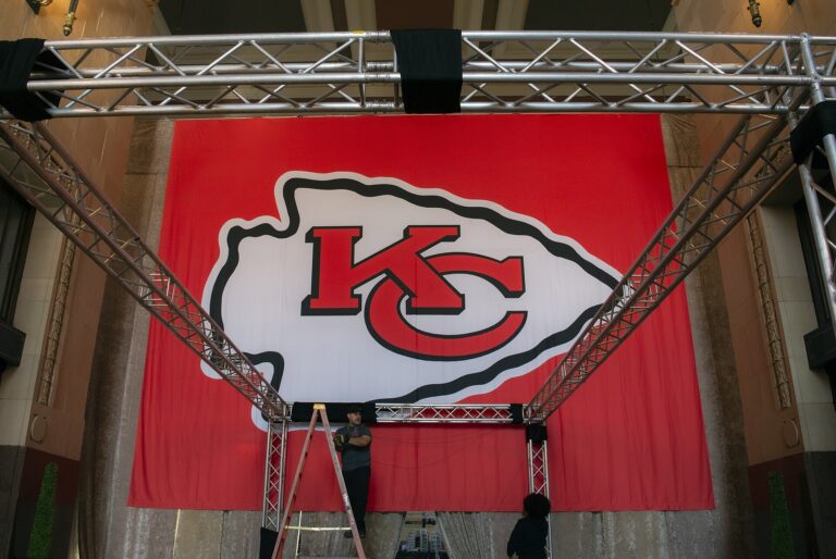 Kansas City Chiefs uniform graphic