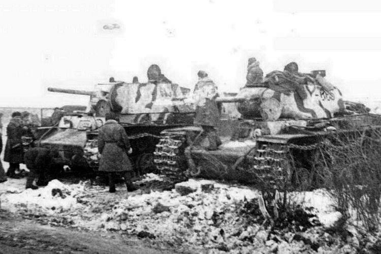 KV-1 military land vehicle image 1