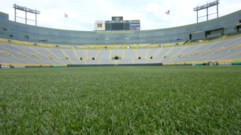 Lambeau Field image 5