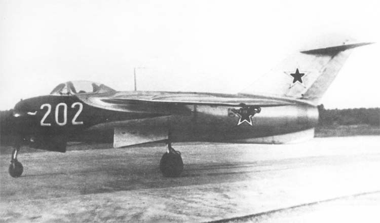 Lavochkin La-15 jet fighter in side view with number 202