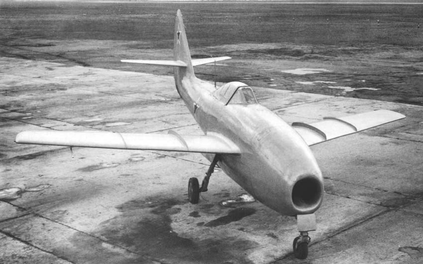 Lavochkin La-160 swept-wing jet fighter prototype