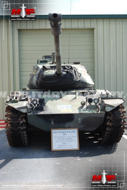 M41 Walker Bulldog military land vehicle image 1
