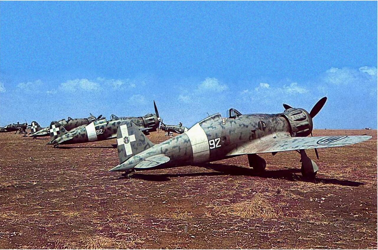 Macchi C.200 Saetta - Italienische Macchi C.200 ?Saetta? Wwii aircraft, Aircraft, Air fighter