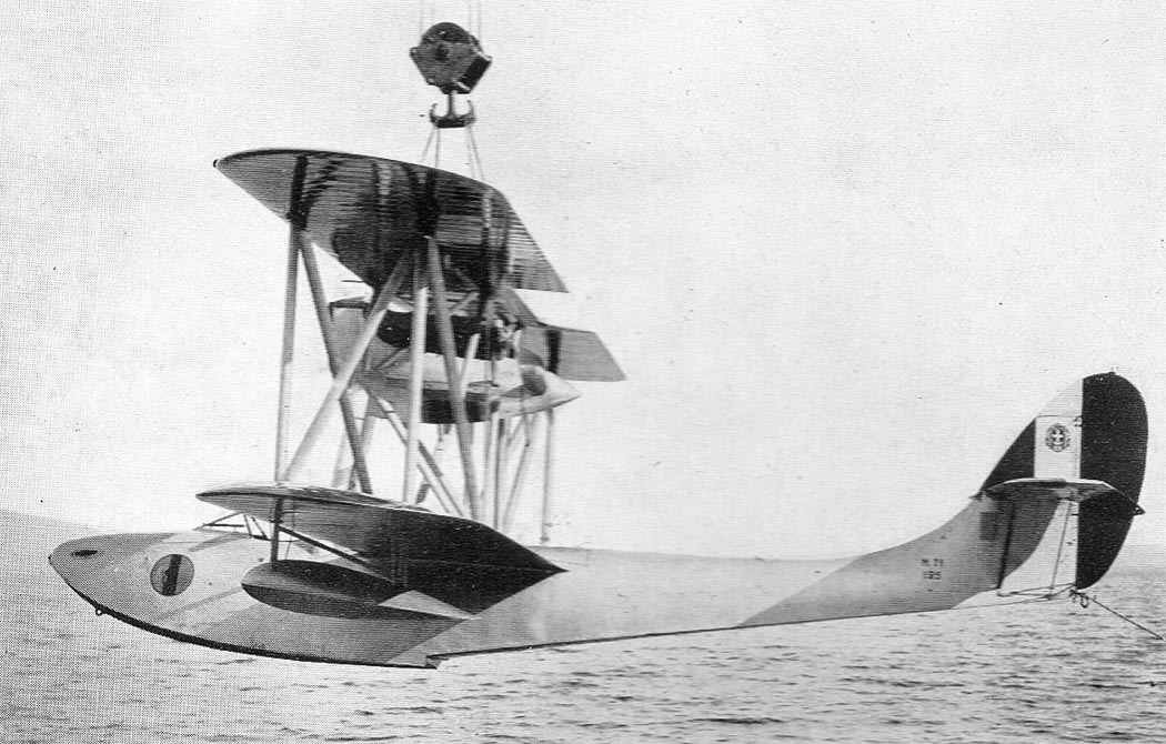 Macchi M.41 seaplane side profile afloat