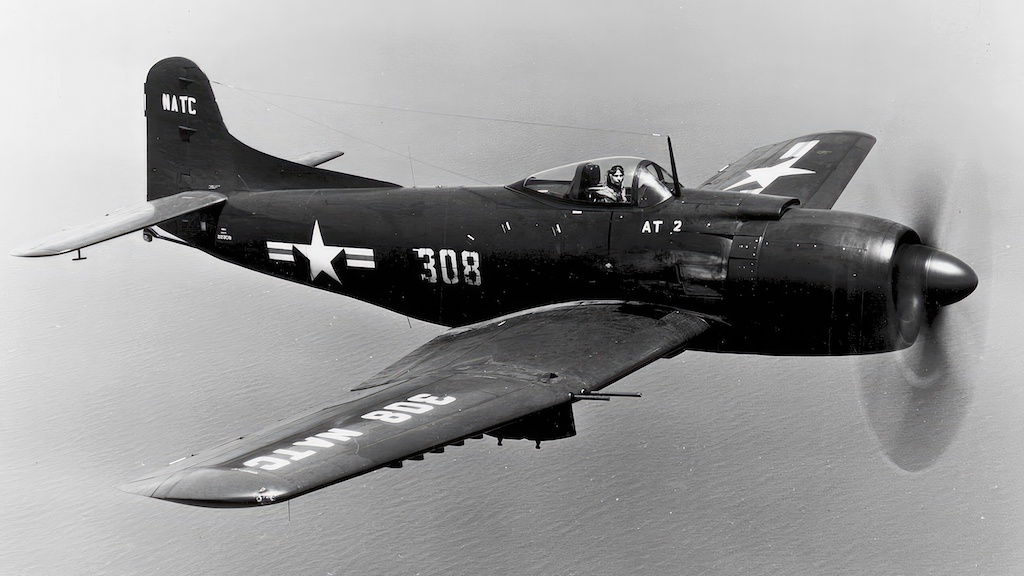 Martin B-10 - Martin AM Mauler Re-writing the Book on Bomber Aircraft Design: Martin B-10 - Jets ?n? Props